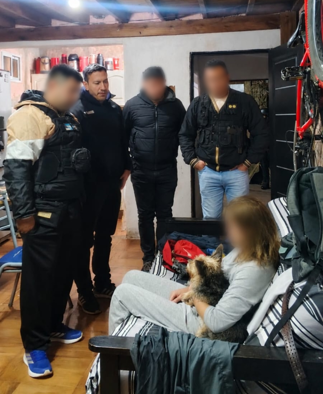 Rescataron a una mujer que estaba retenida y amenazada por su expareja en Posadas 5